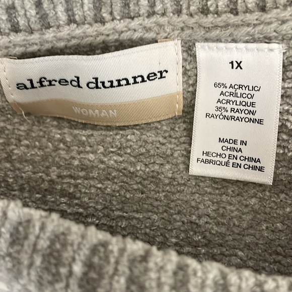 alfred dunner grey long sleeve sweater with embellishments on front size 1x - Picture 4 of 4